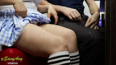 Budurwa 'yar makaranta tana fira da abokiyar karatunta akan aikin gida-xsanyAny